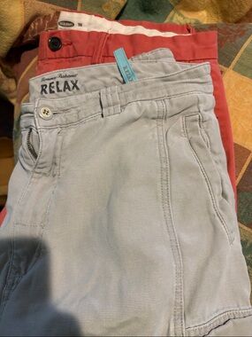 Tommy Bahama light gray and Old Navy coral shorts  size 36